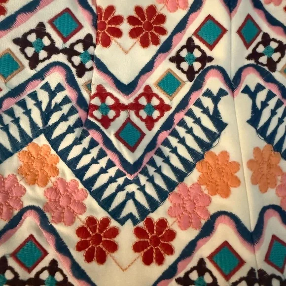 Lulu's 2 piece set🌸 - Picture 5 of 8